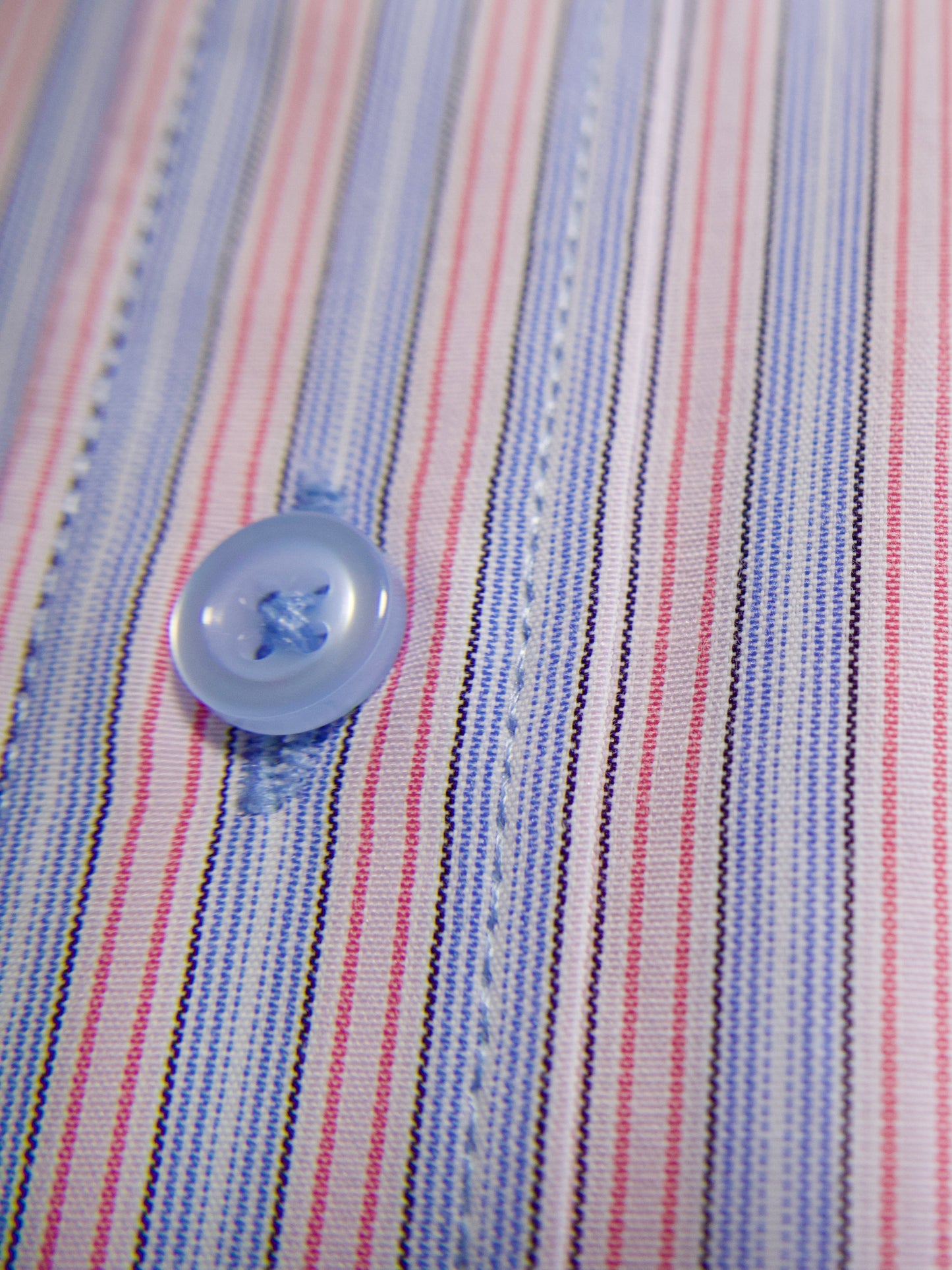 Camisa corte regular - Rayas rojo y azul