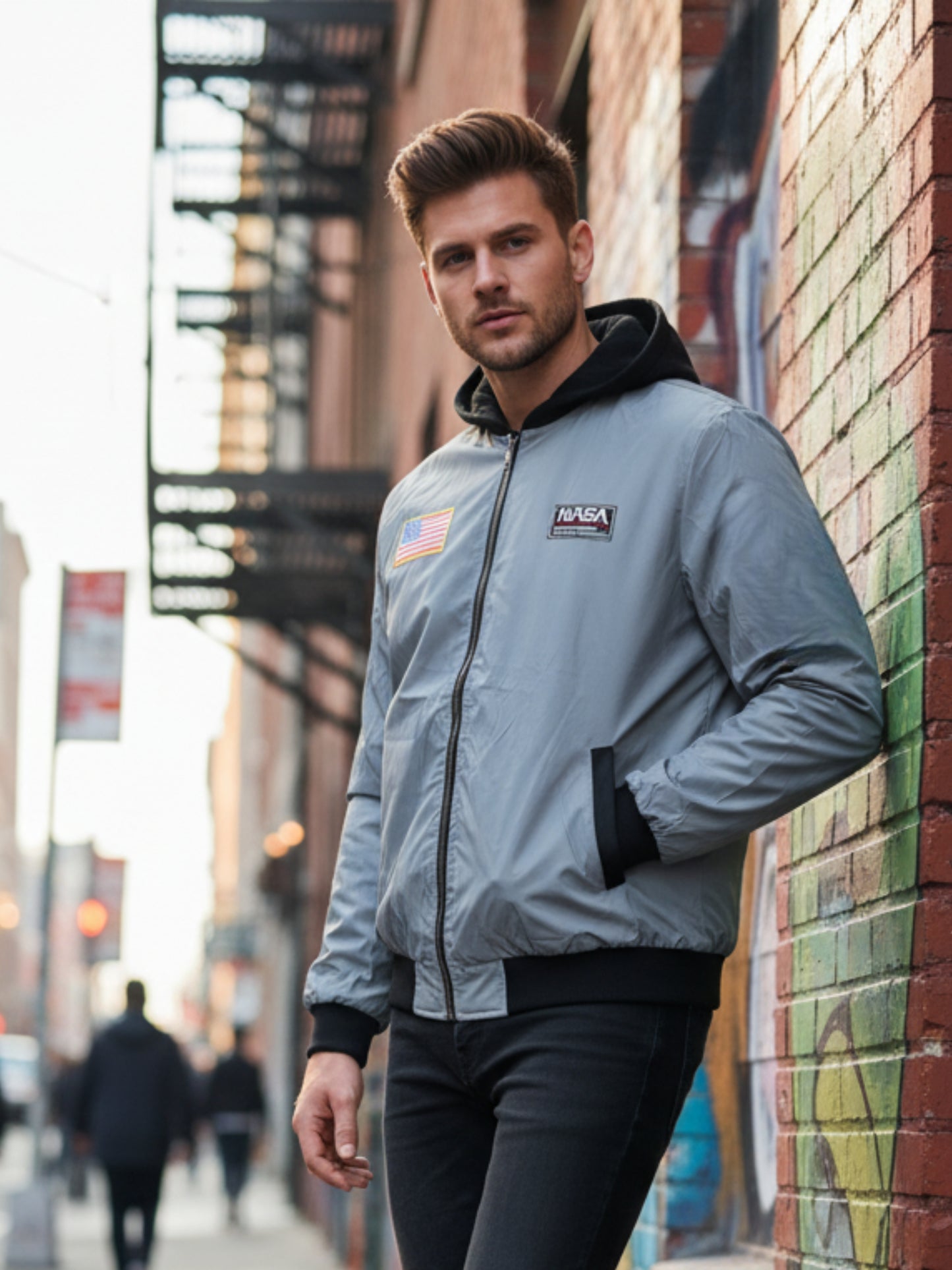 Chamarra reflejante NASA con capucha unisex